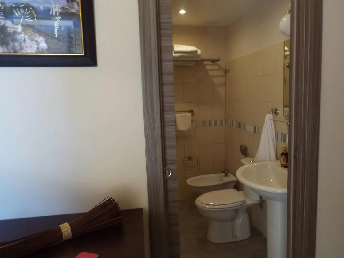 Cusmano Residence CTA 3*,