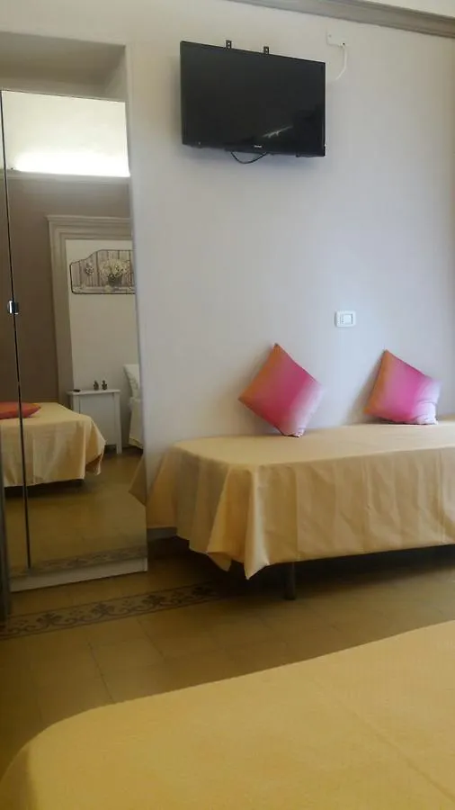 Cusmano Residence CTA 3*,